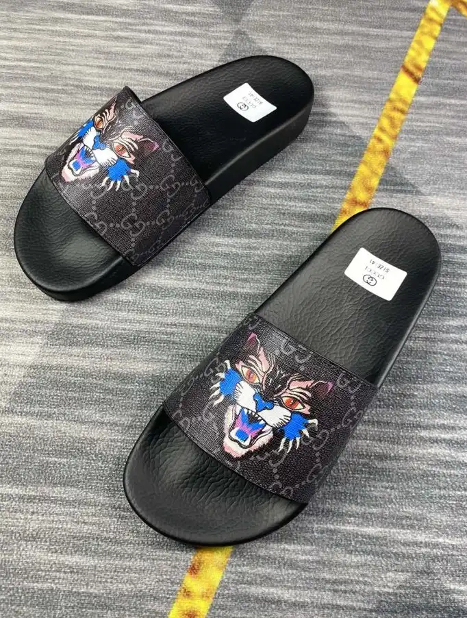 hype Gucci Slippers