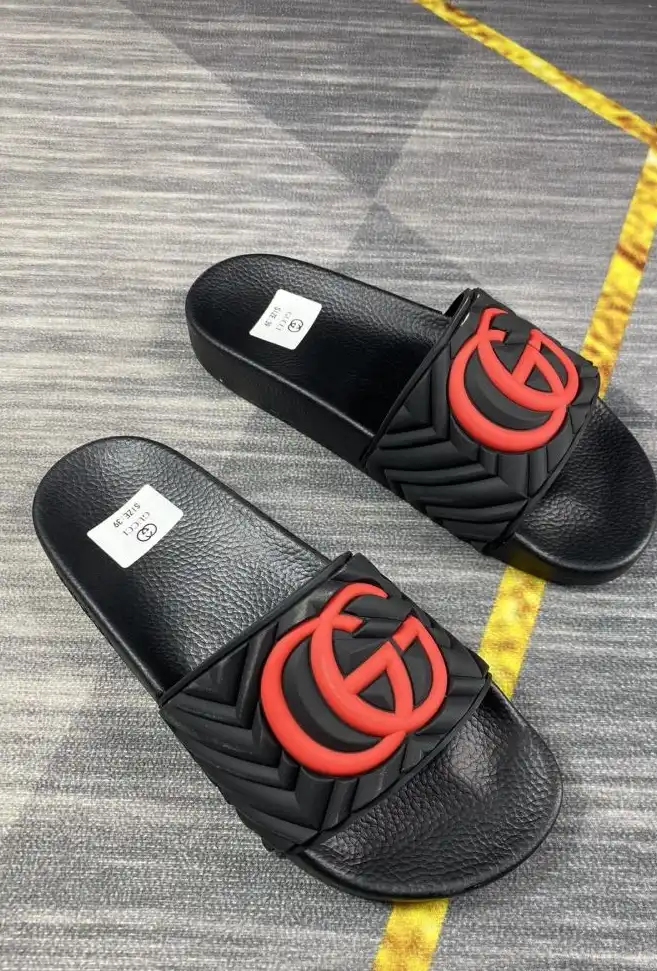 hype Gucci Slippers