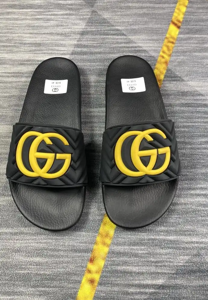 hype Gucci Slippers