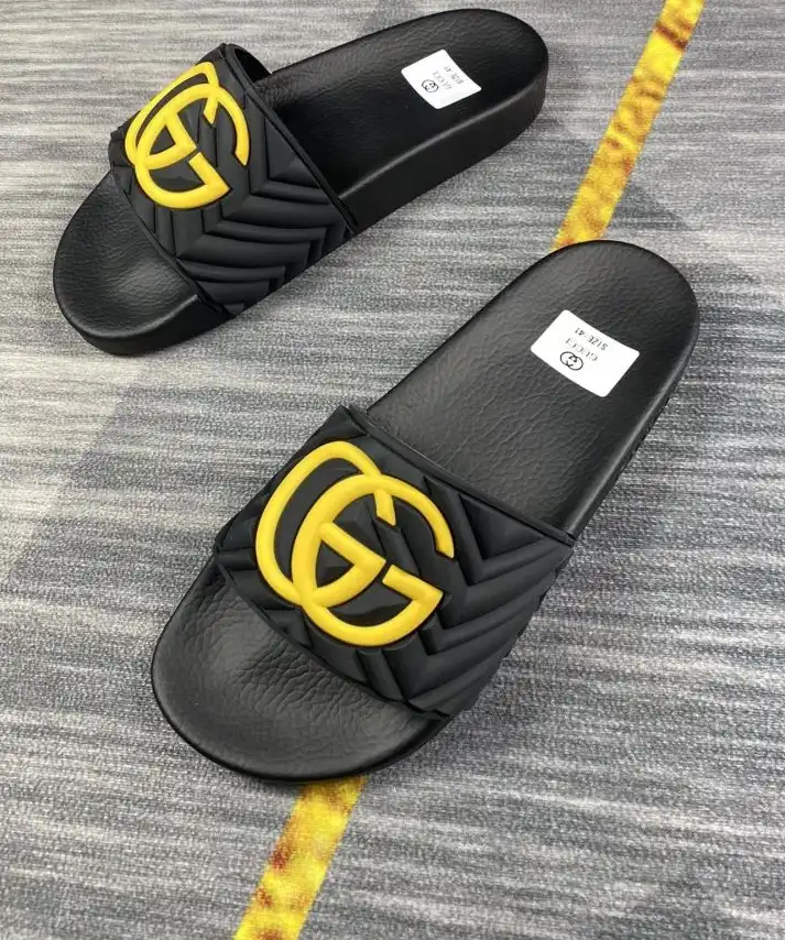 hype Gucci Slippers