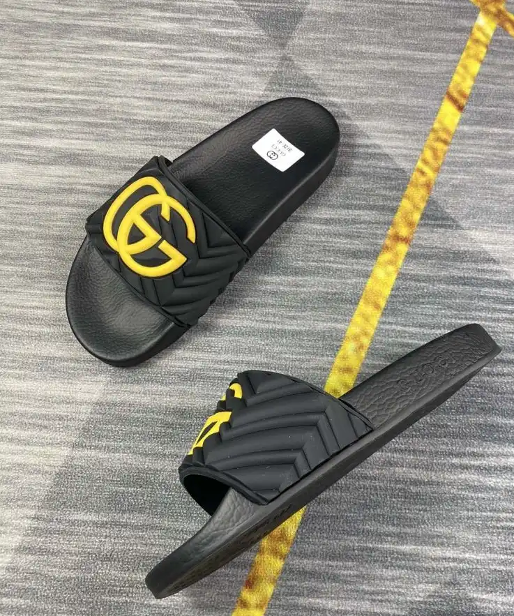 hype Gucci Slippers