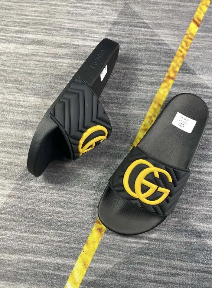 hype Gucci Slippers