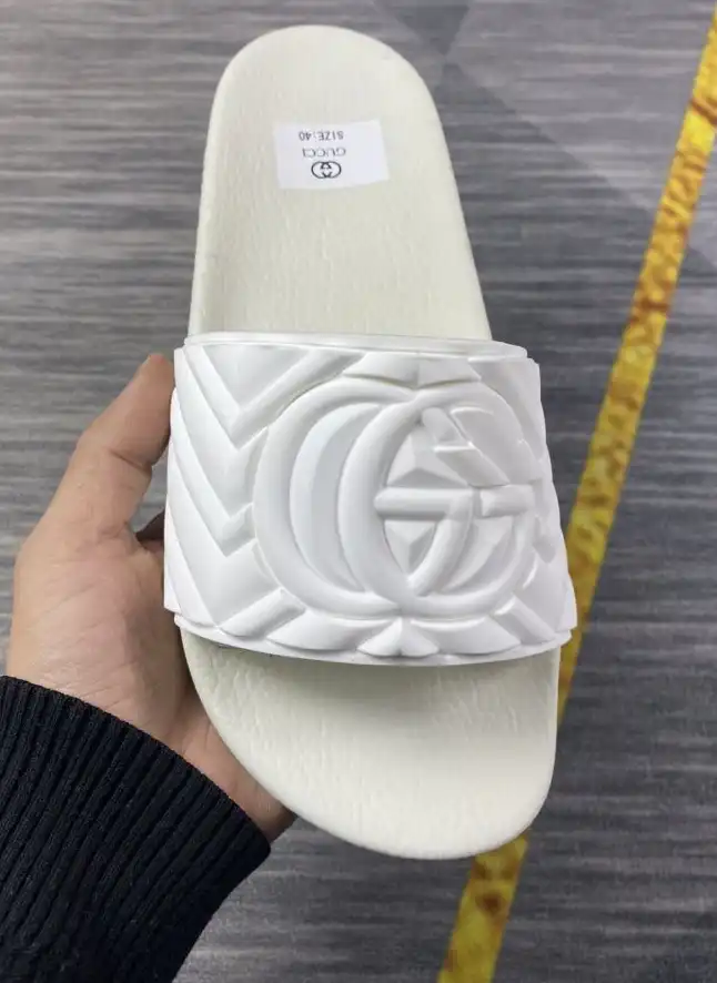 hype Gucci Slippers