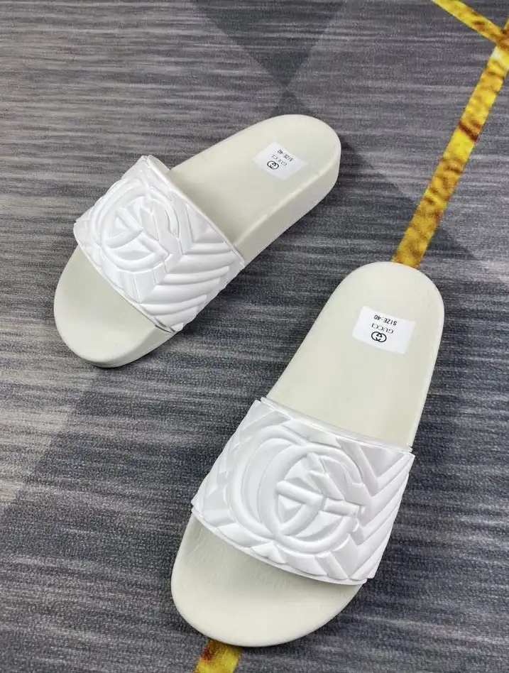 hype Gucci Slippers