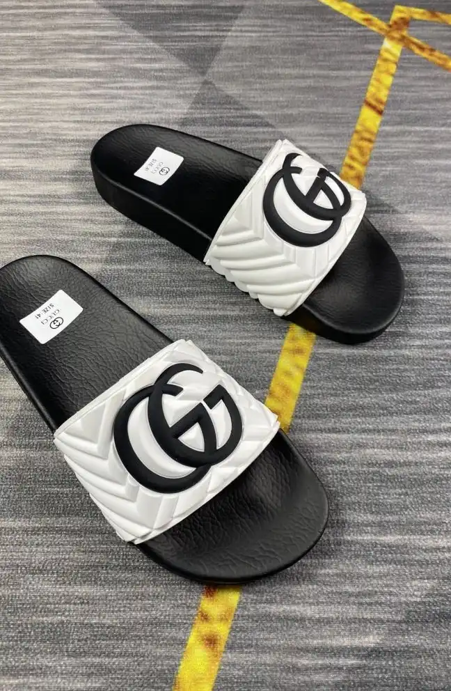 hype Gucci Slippers