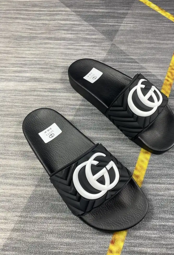 hype Gucci Slippers