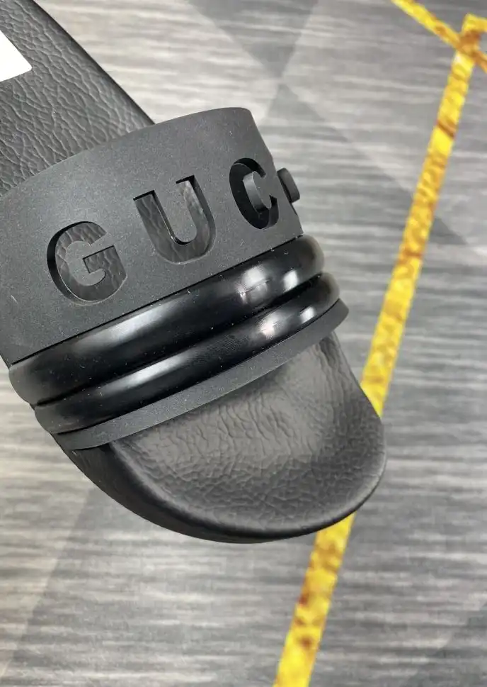 hype Gucci Slippers