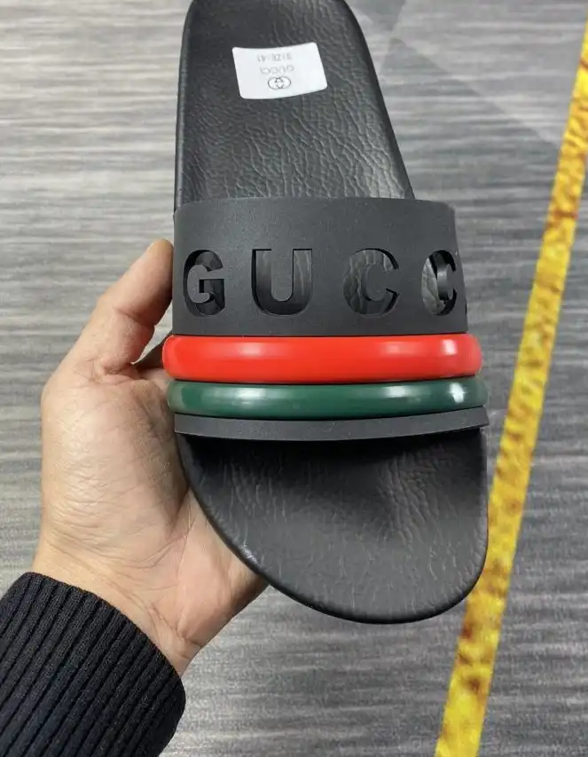 hype Gucci Slippers