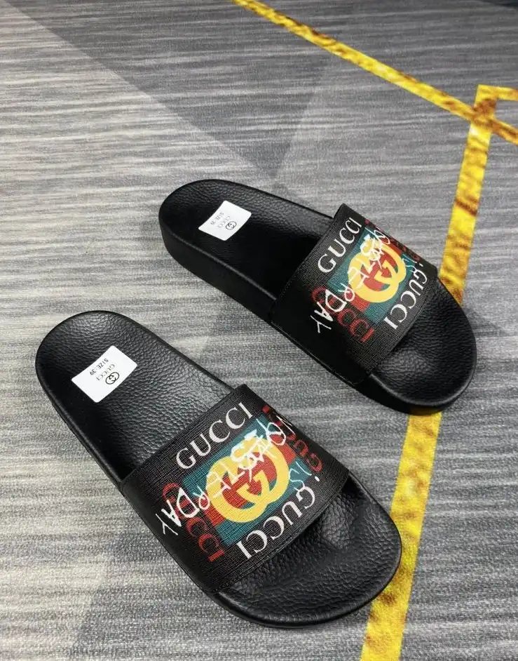 hype Gucci Slippers