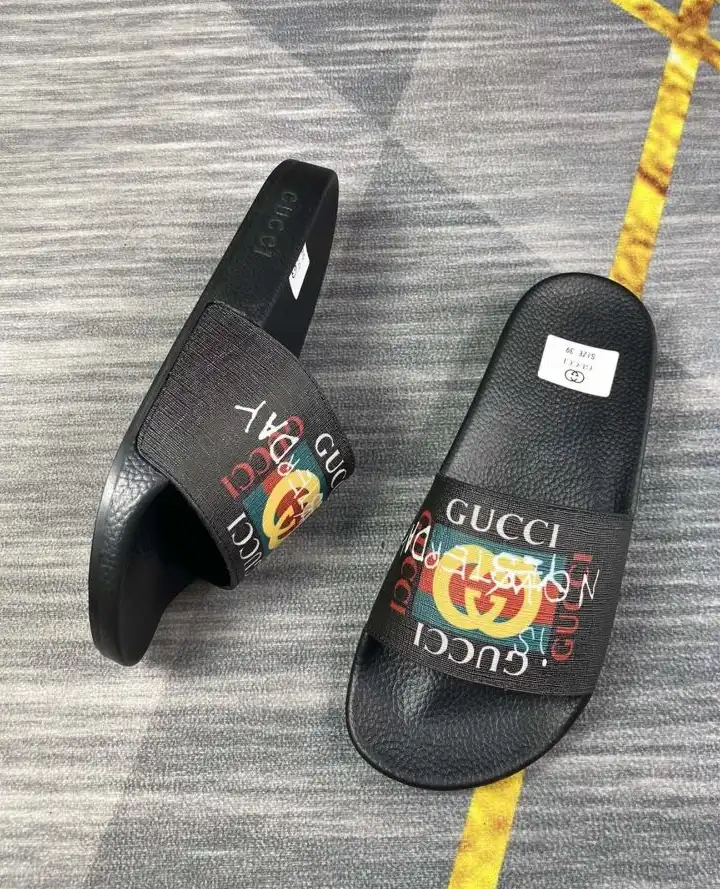 hype Gucci Slippers