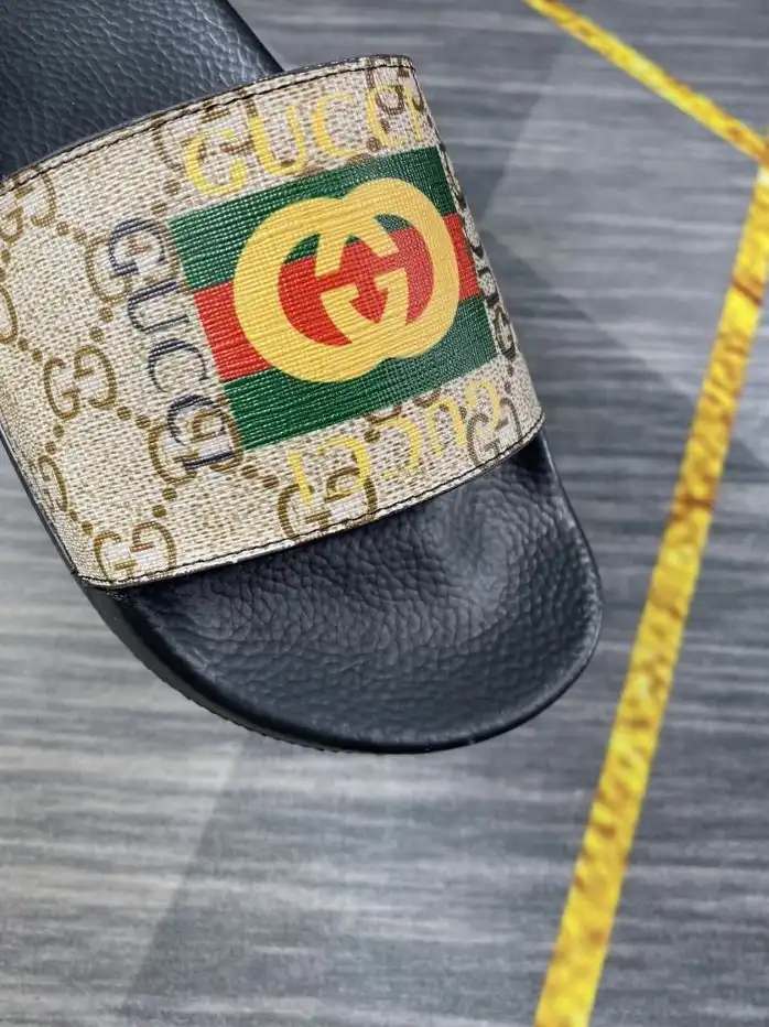 hype Gucci Slippers