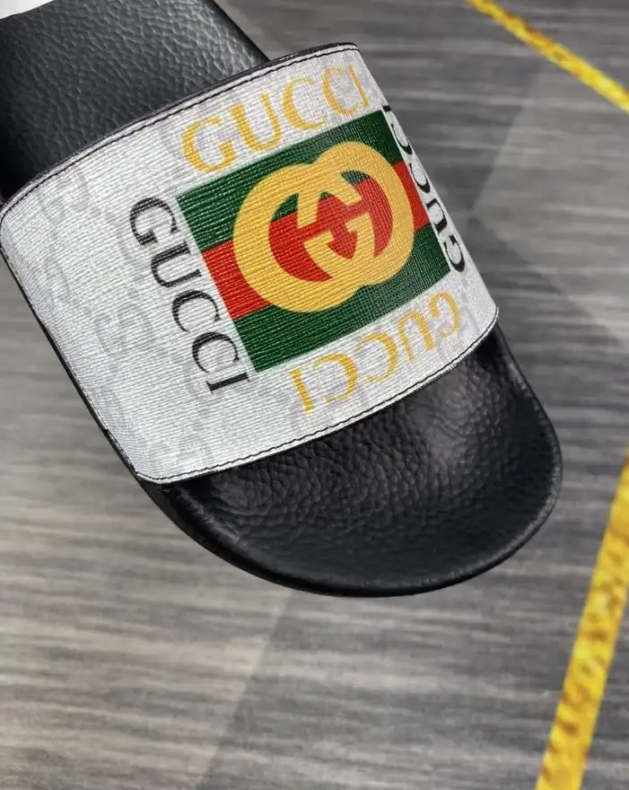 hype Gucci Slippers