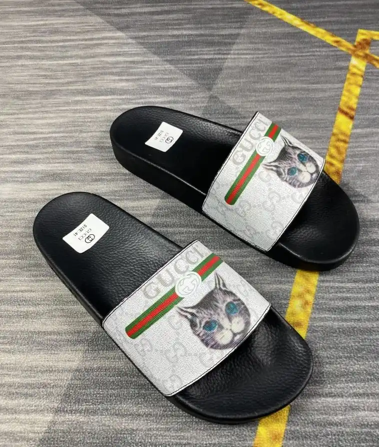 hype Gucci Slippers