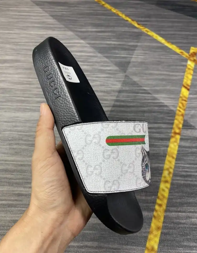 hype Gucci Slippers