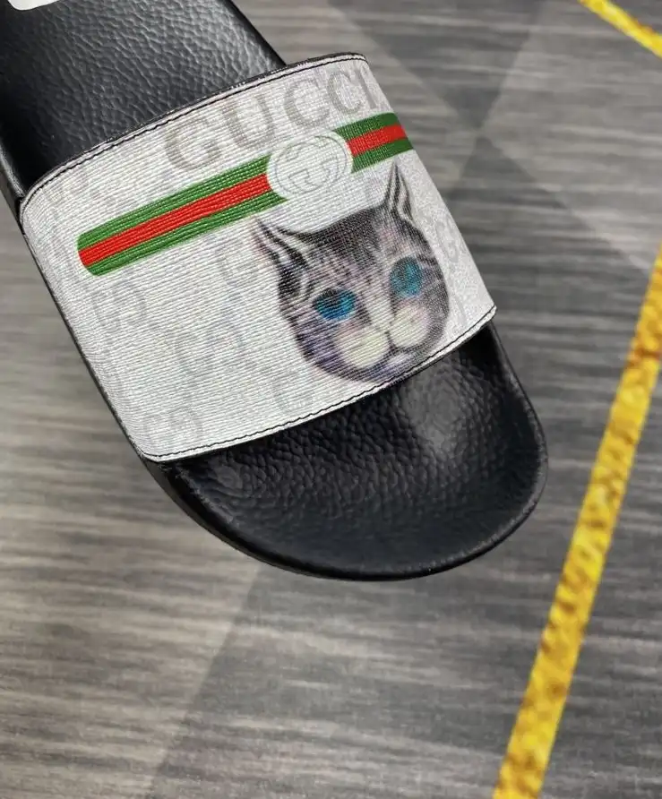 hype Gucci Slippers