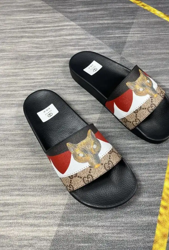 hype Gucci Slippers