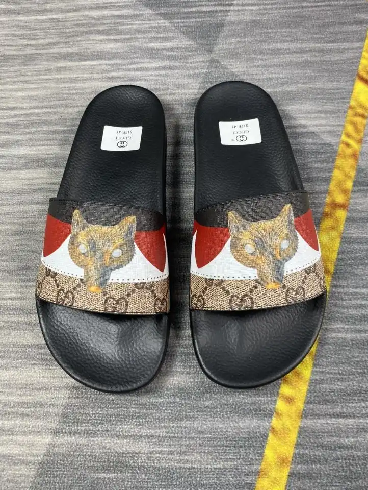 hype Gucci Slippers