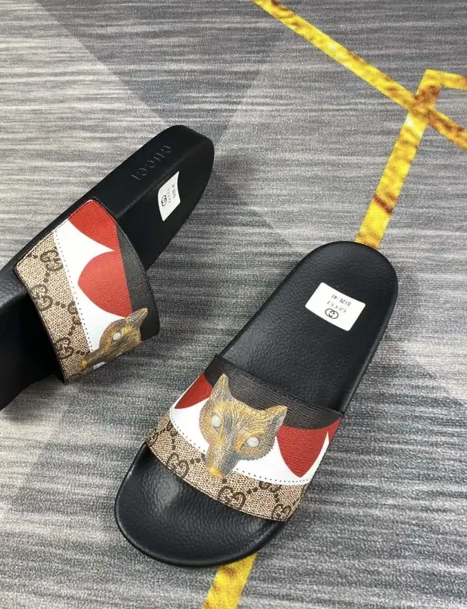 hype Gucci Slippers