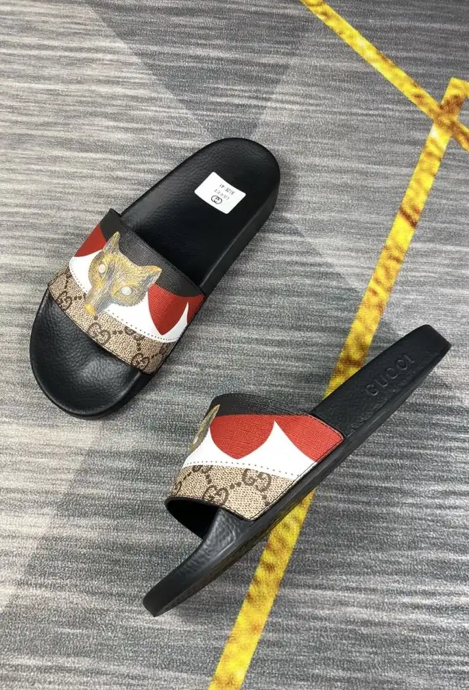 hype Gucci Slippers