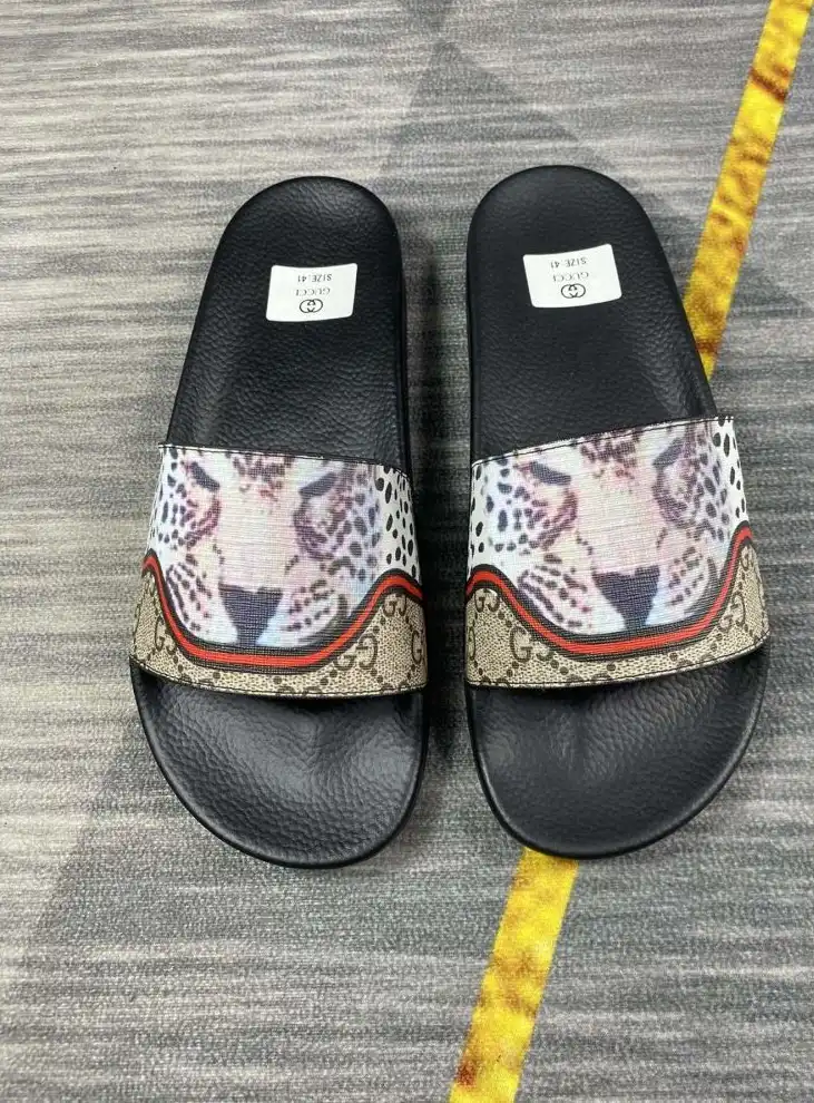 hype Gucci Slippers