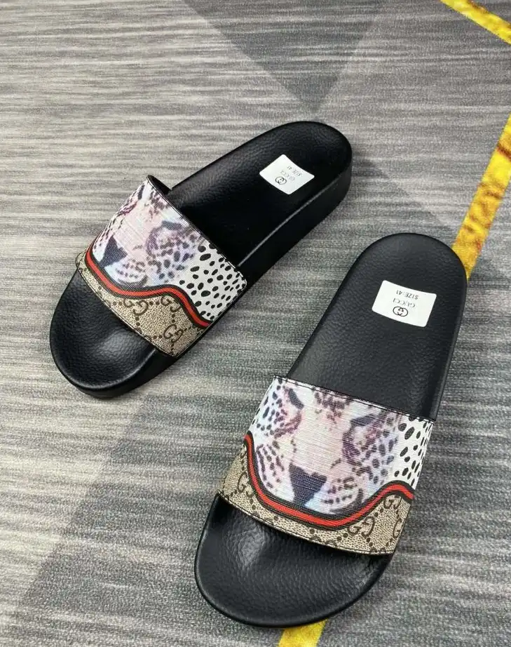 hype Gucci Slippers