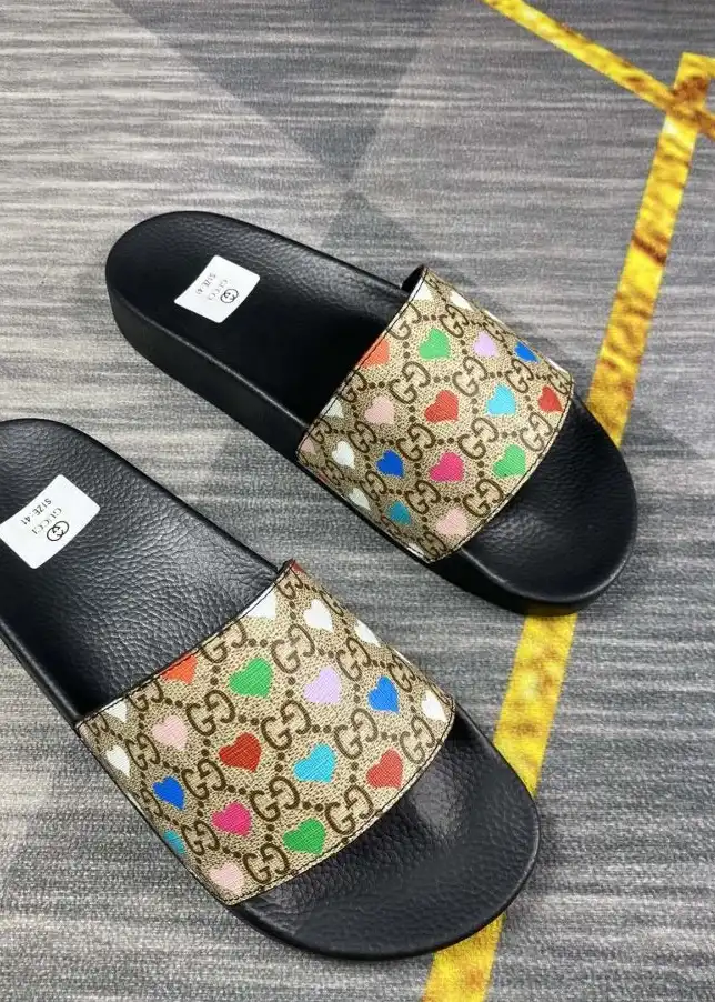 hype Gucci Slippers