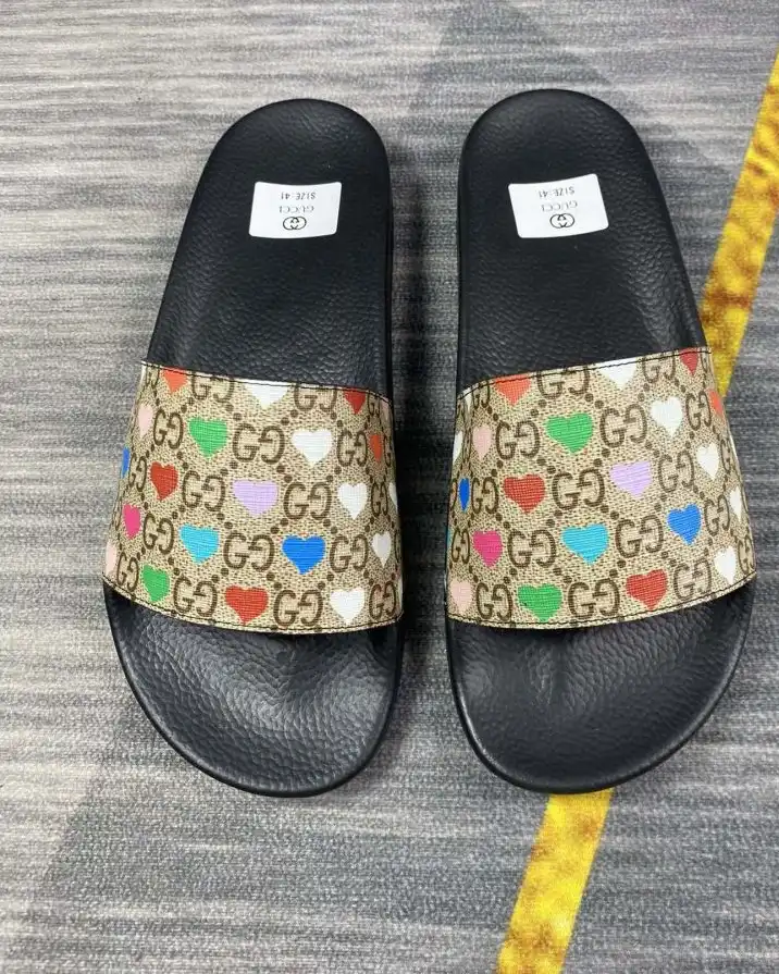 hype Gucci Slippers