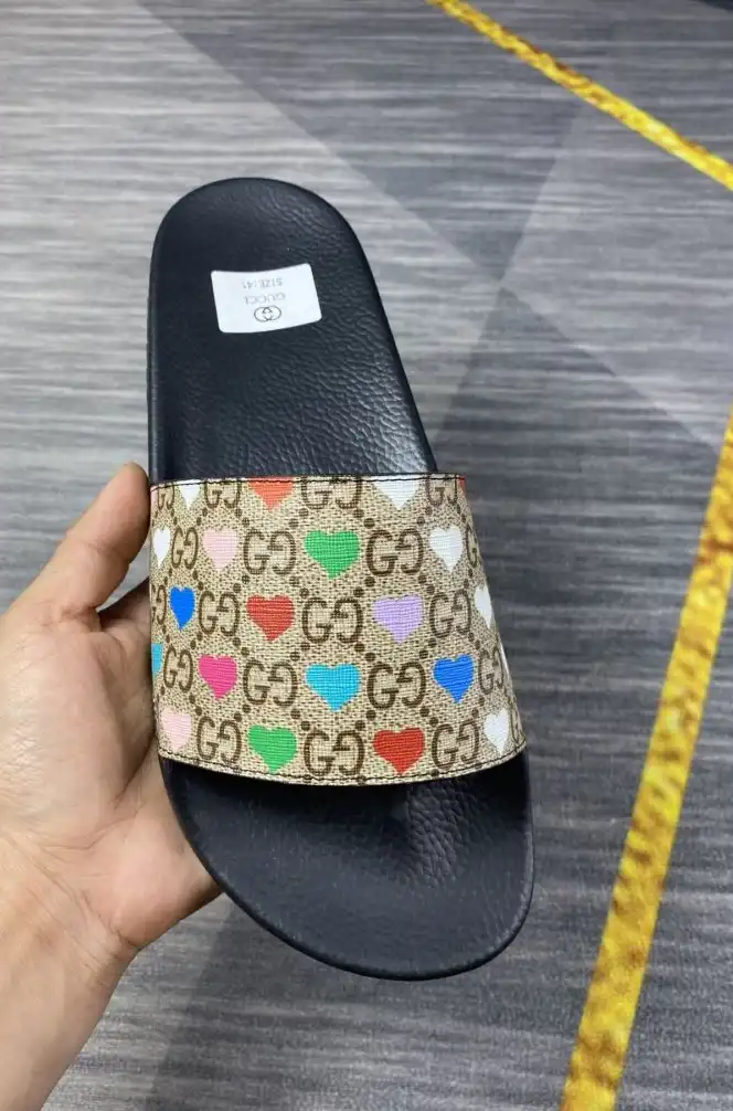 hype Gucci Slippers