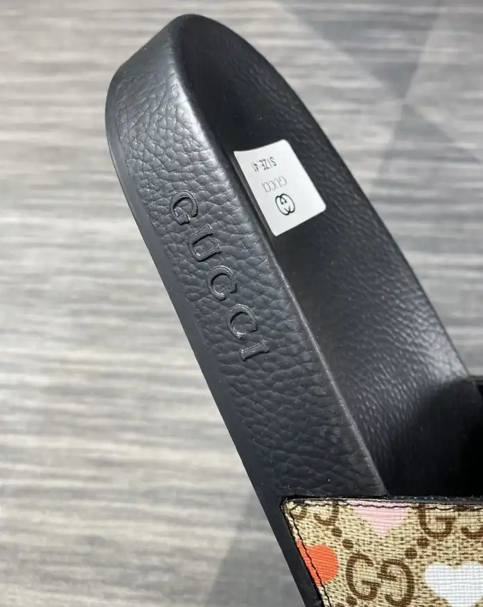 hype Gucci Slippers