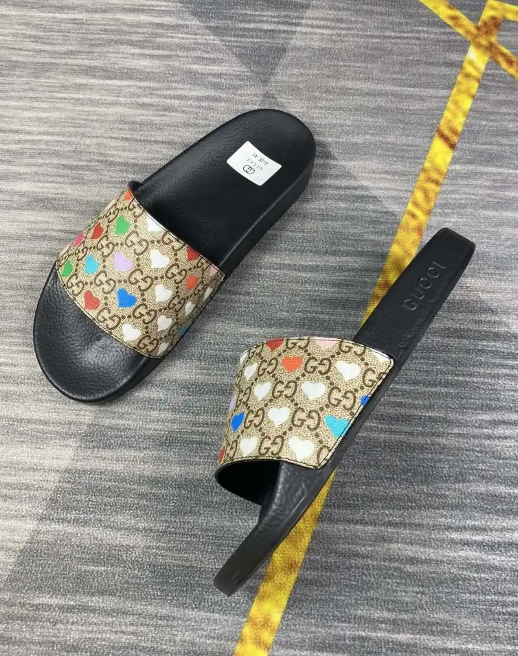 hype Gucci Slippers