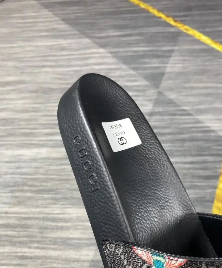 hype Gucci Slippers