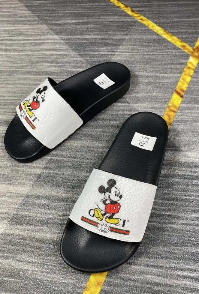 hype Gucci Slippers