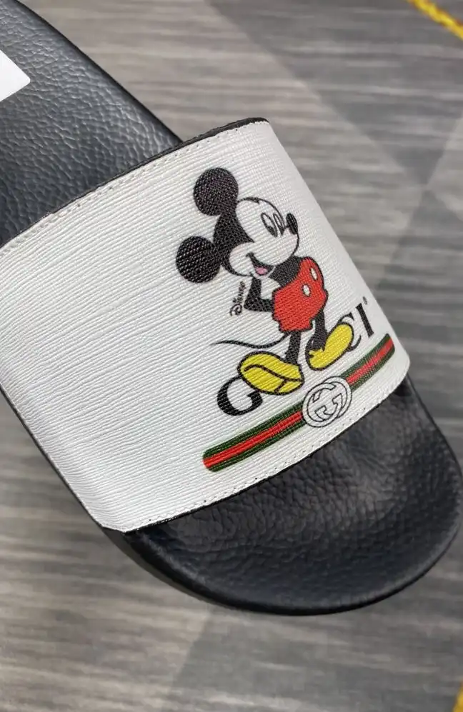 hype Gucci Slippers