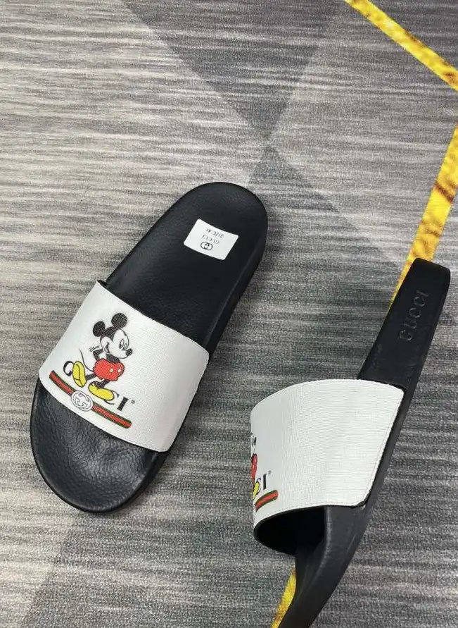 hype Gucci Slippers