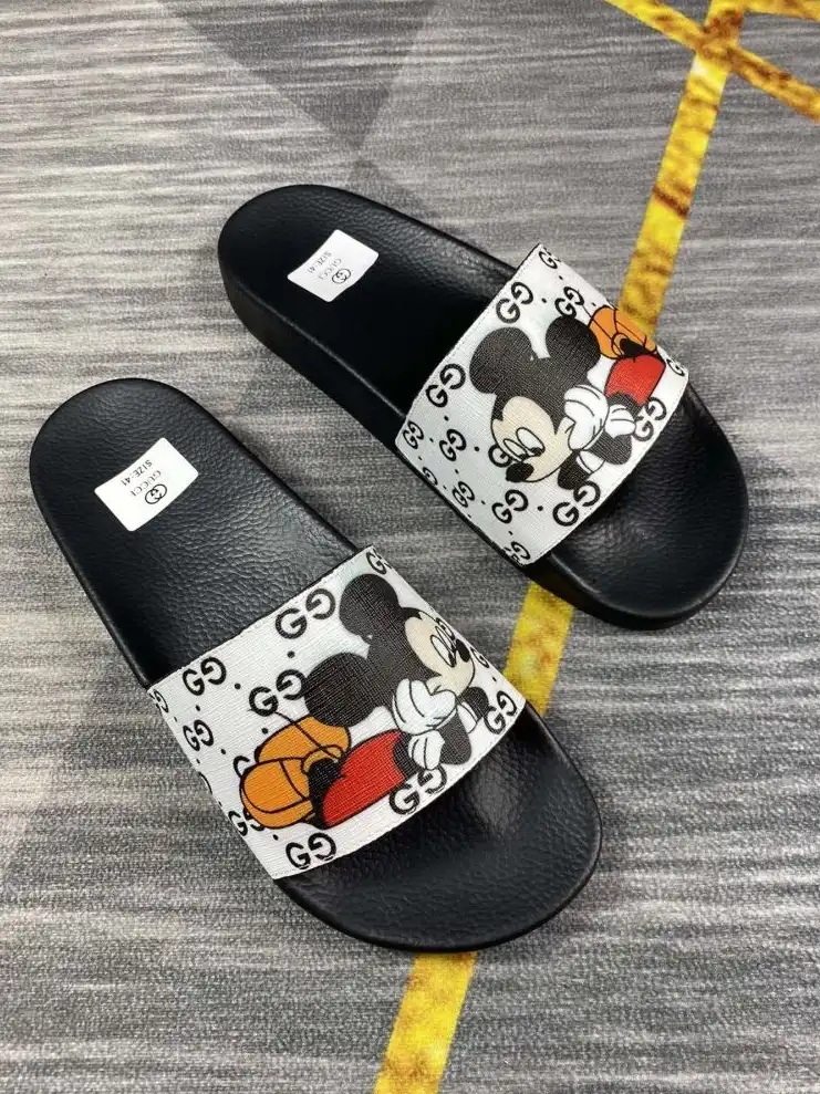 hype Gucci Slippers