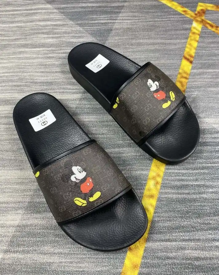 hype Gucci Slippers