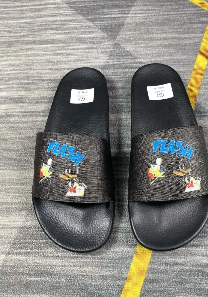 hype Gucci Slippers