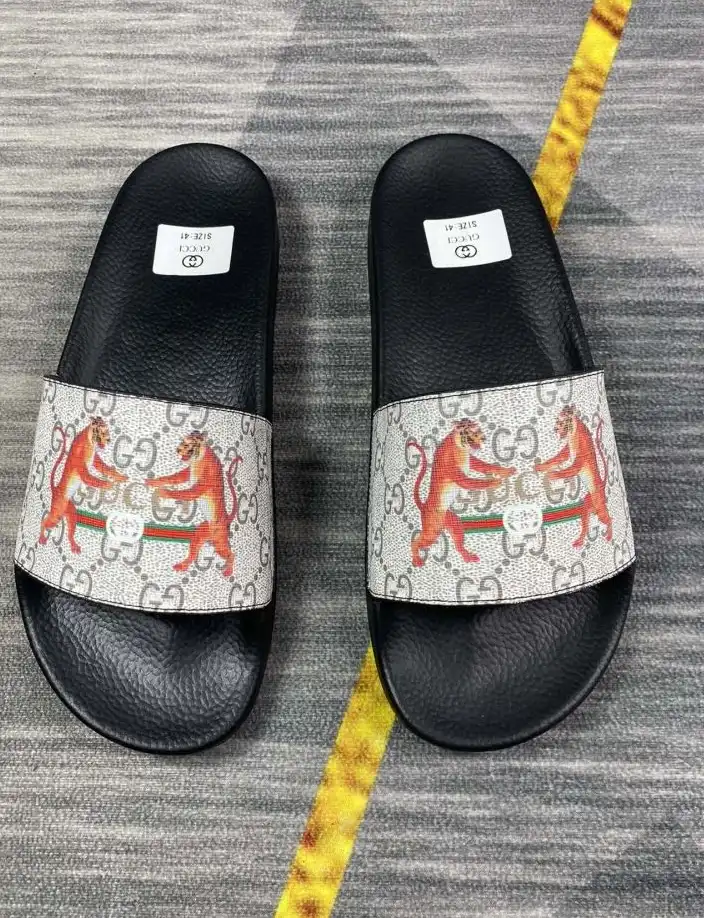 hype Gucci Slippers