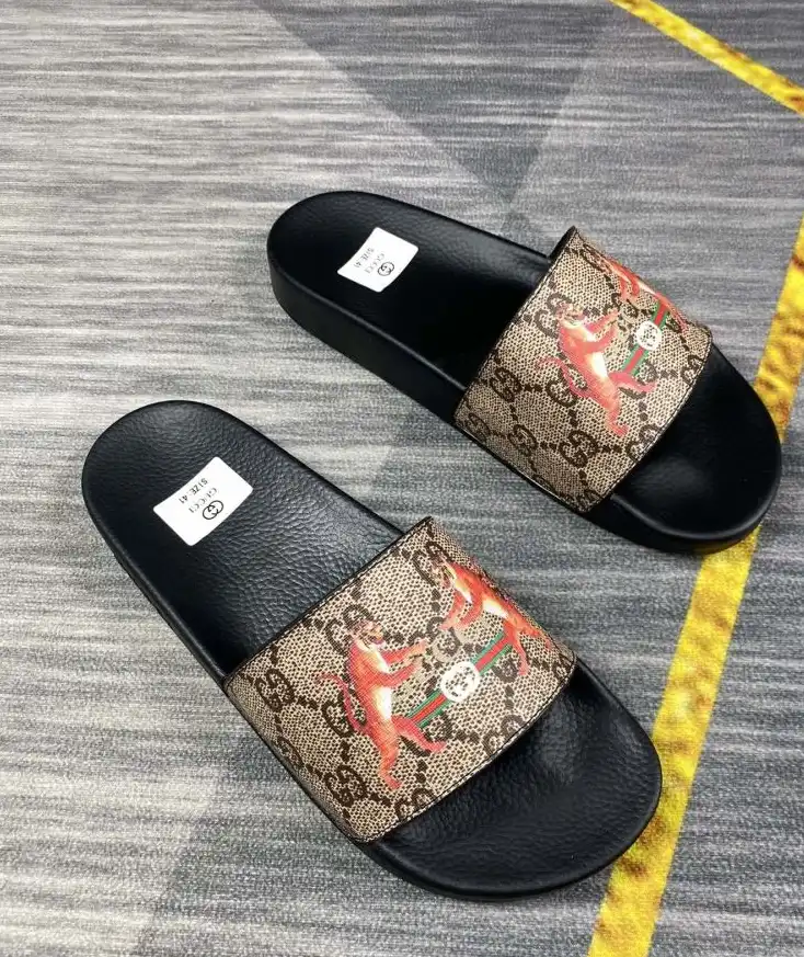 hype Gucci Slippers