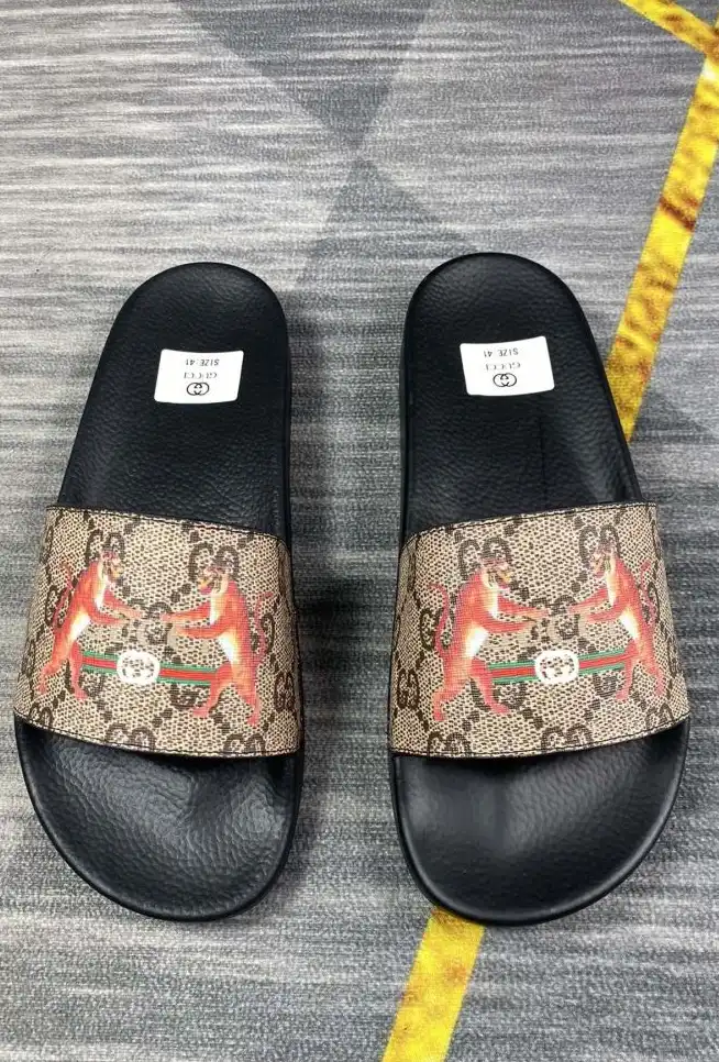 hype Gucci Slippers