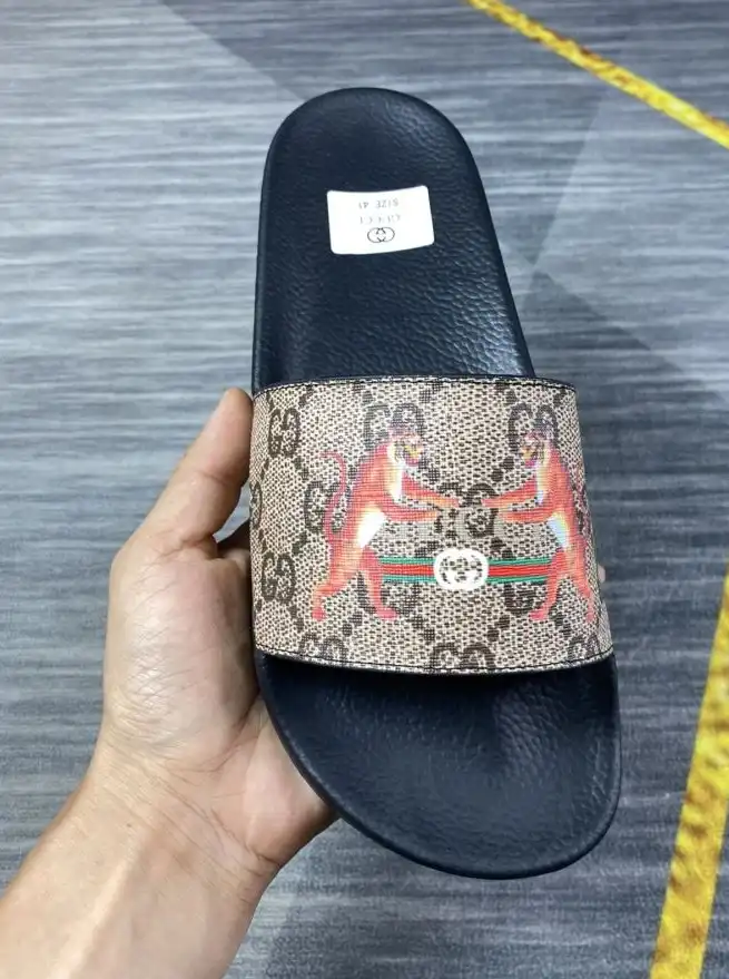 hype Gucci Slippers