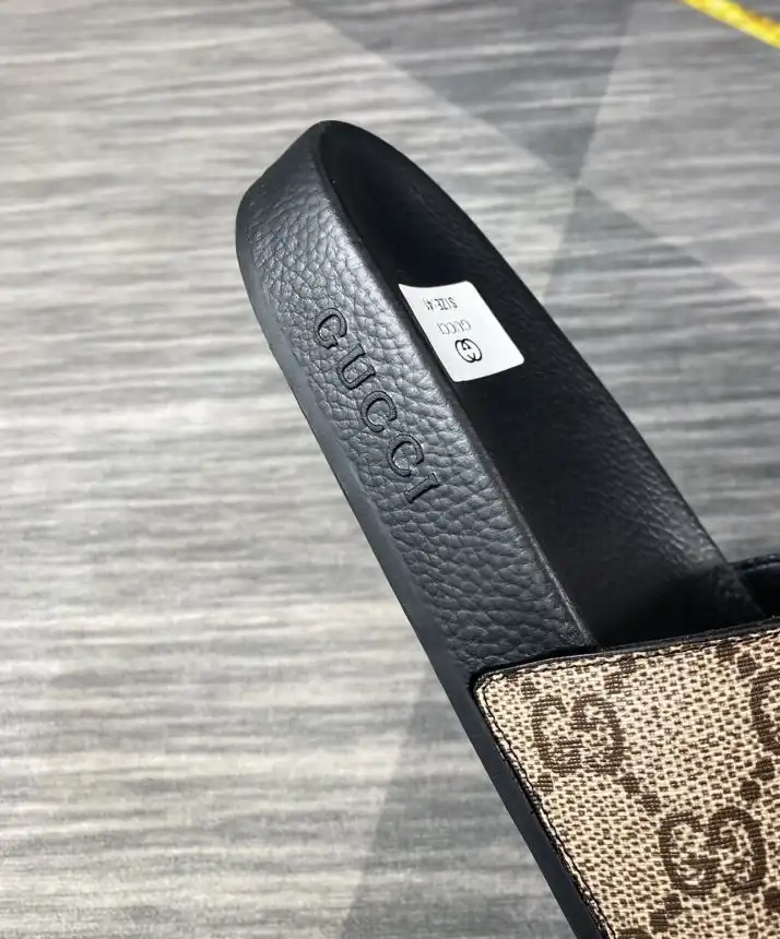 hype Gucci Slippers