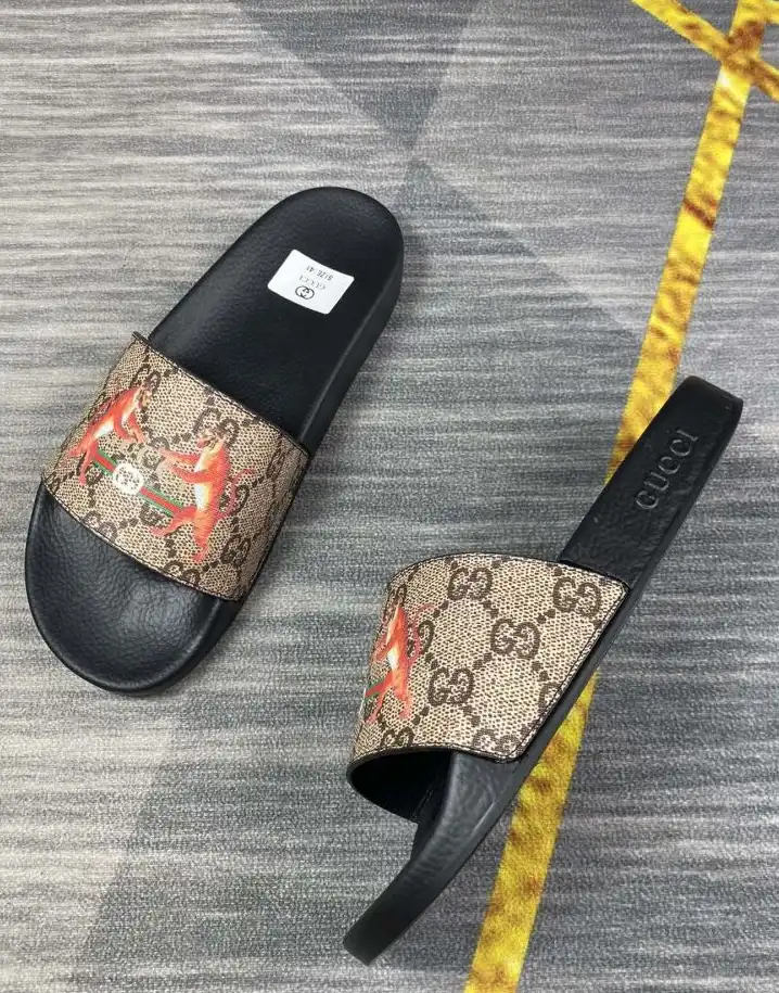 hype Gucci Slippers