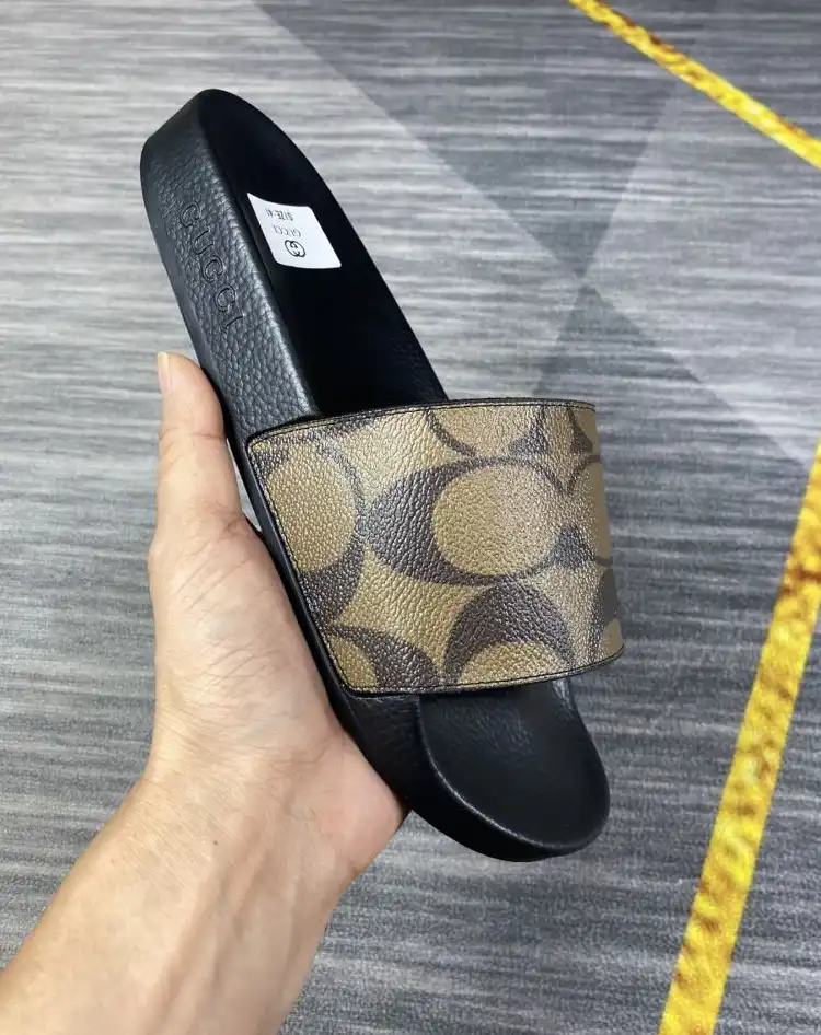 hype Gucci Slippers