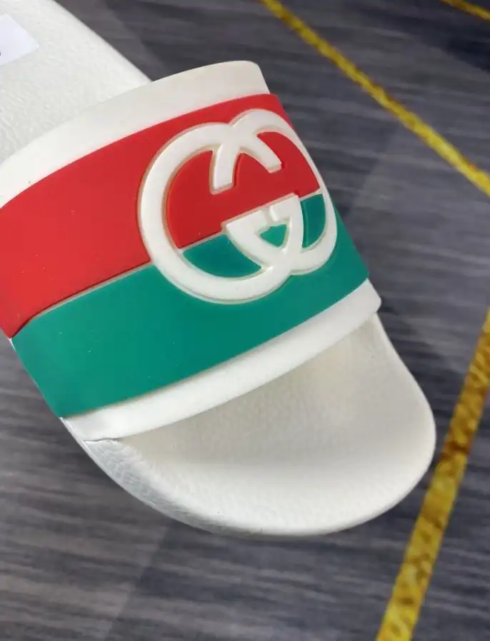 hype Gucci Slippers