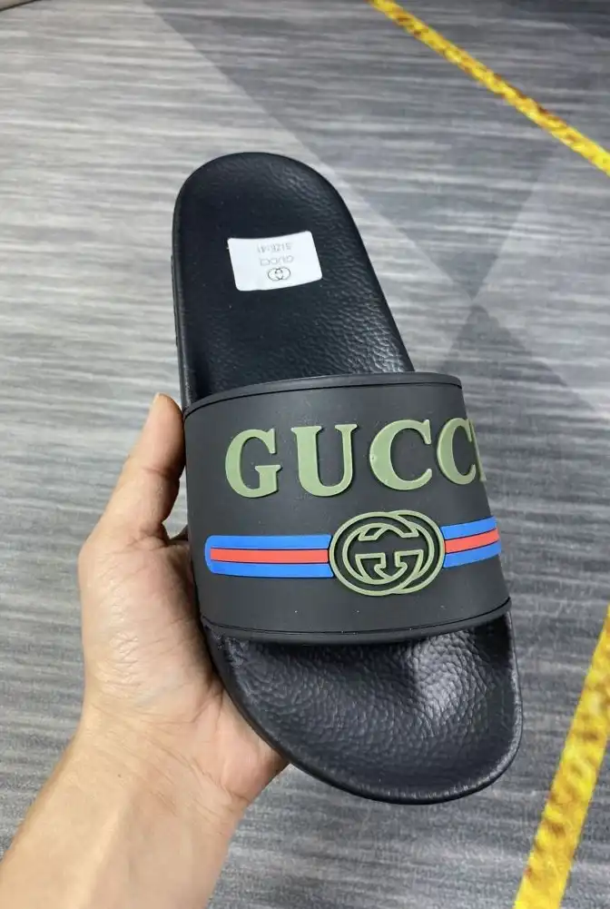 hype Gucci Slippers