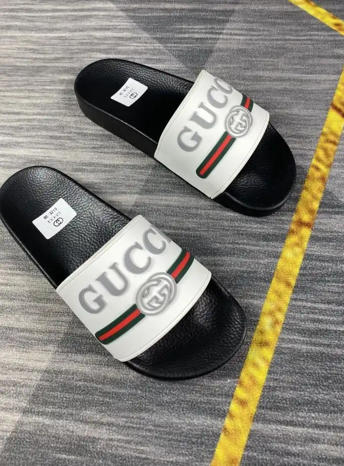 hype Gucci Slippers