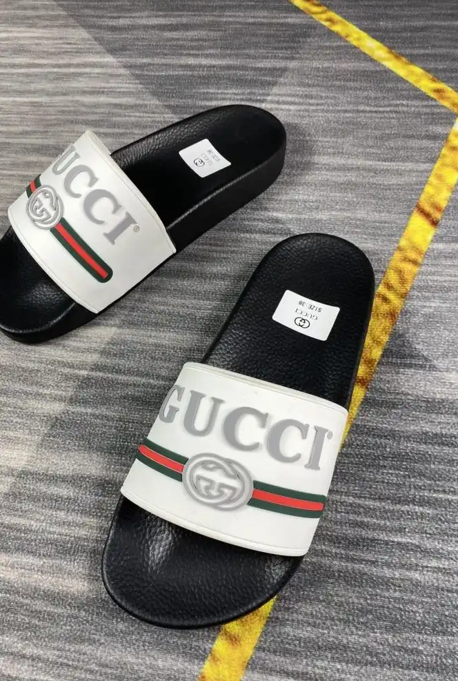 hype Gucci Slippers