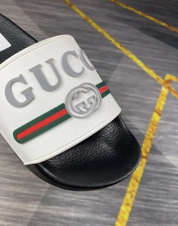 hype Gucci Slippers