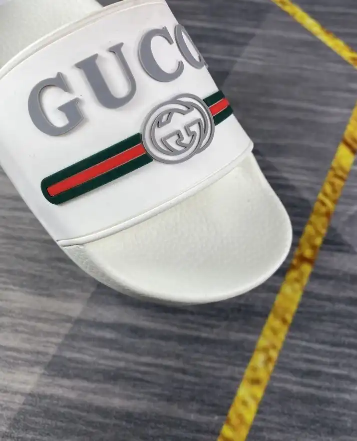 hype Gucci Slippers